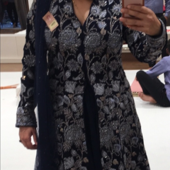 Heavy embroidered gown. Navy blue. Brand new. - Picture 11 of 14